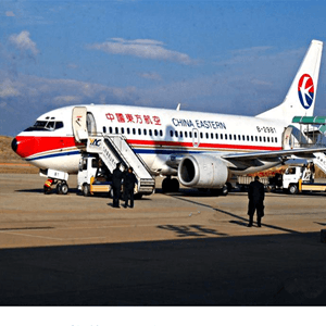 白山航空货运航空快运业稳步发展的原因是什么？